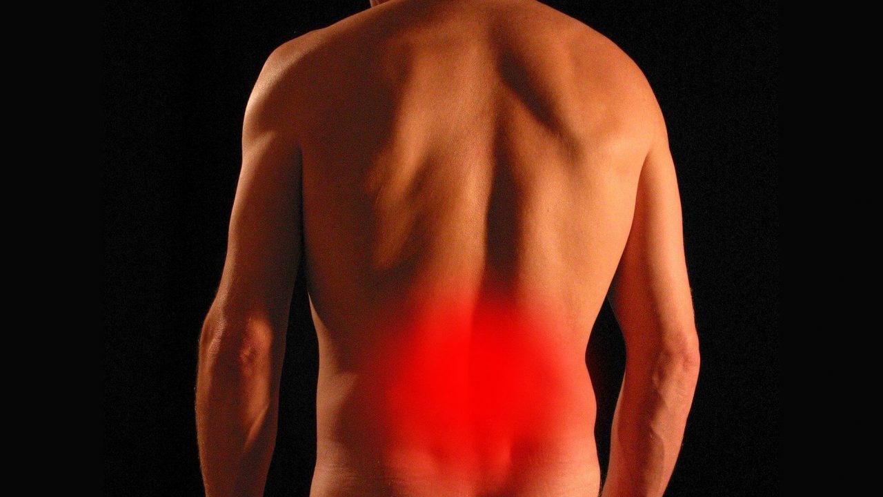 ¿Cómo solucionar dolor de espalda por mala postura?